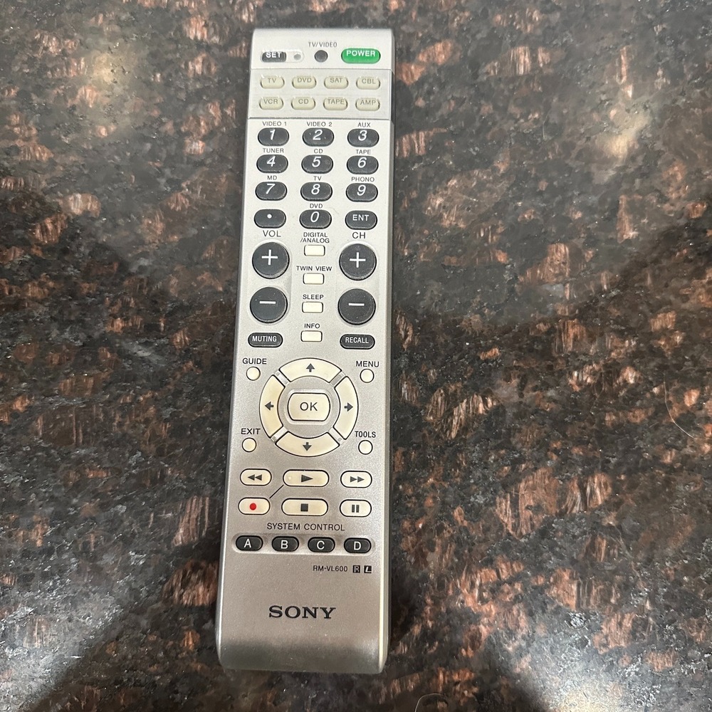 Sony RM VL 600 Universal Remote Control Commander TV DVD VCR Silver